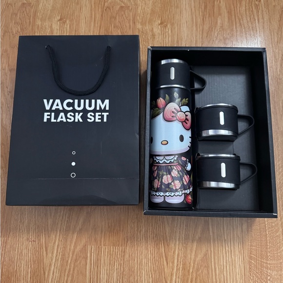 {Hello Kitty} bundle - Picture 10 of 16